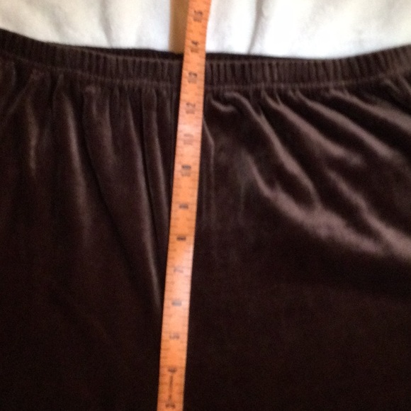 ⭐️ Gilligan & O’malle Chocolate Brown Velour stretch women’s Pants - Picture 6 of 14